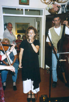 Martha Mulder zang